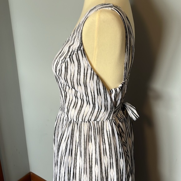 Torrid Monochrome Patterned Midi Dress - Picture 5 of 12